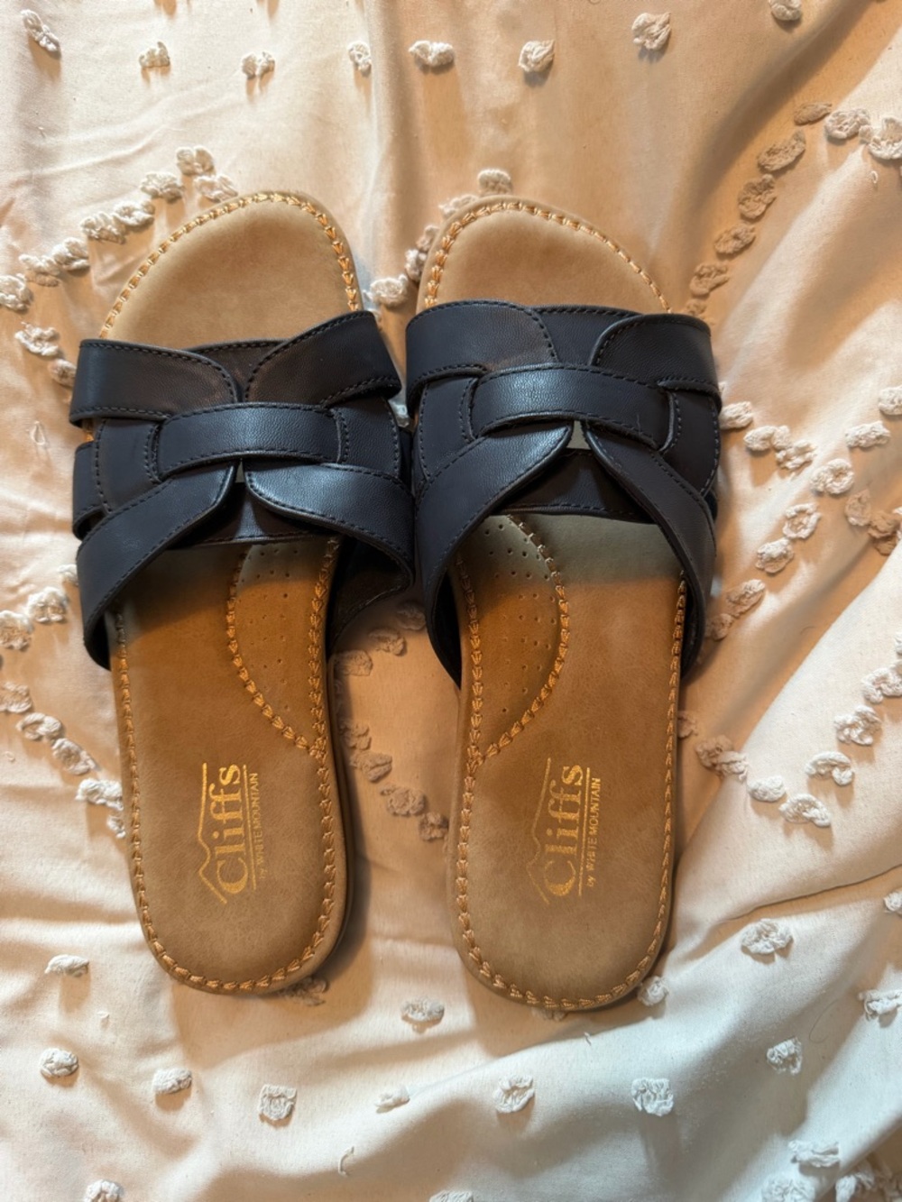 Cliffs by white mountain woman size 8